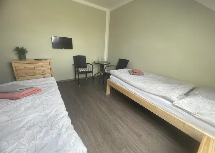 Ubytko U Dedka 3* Lhotka (Trutnov)